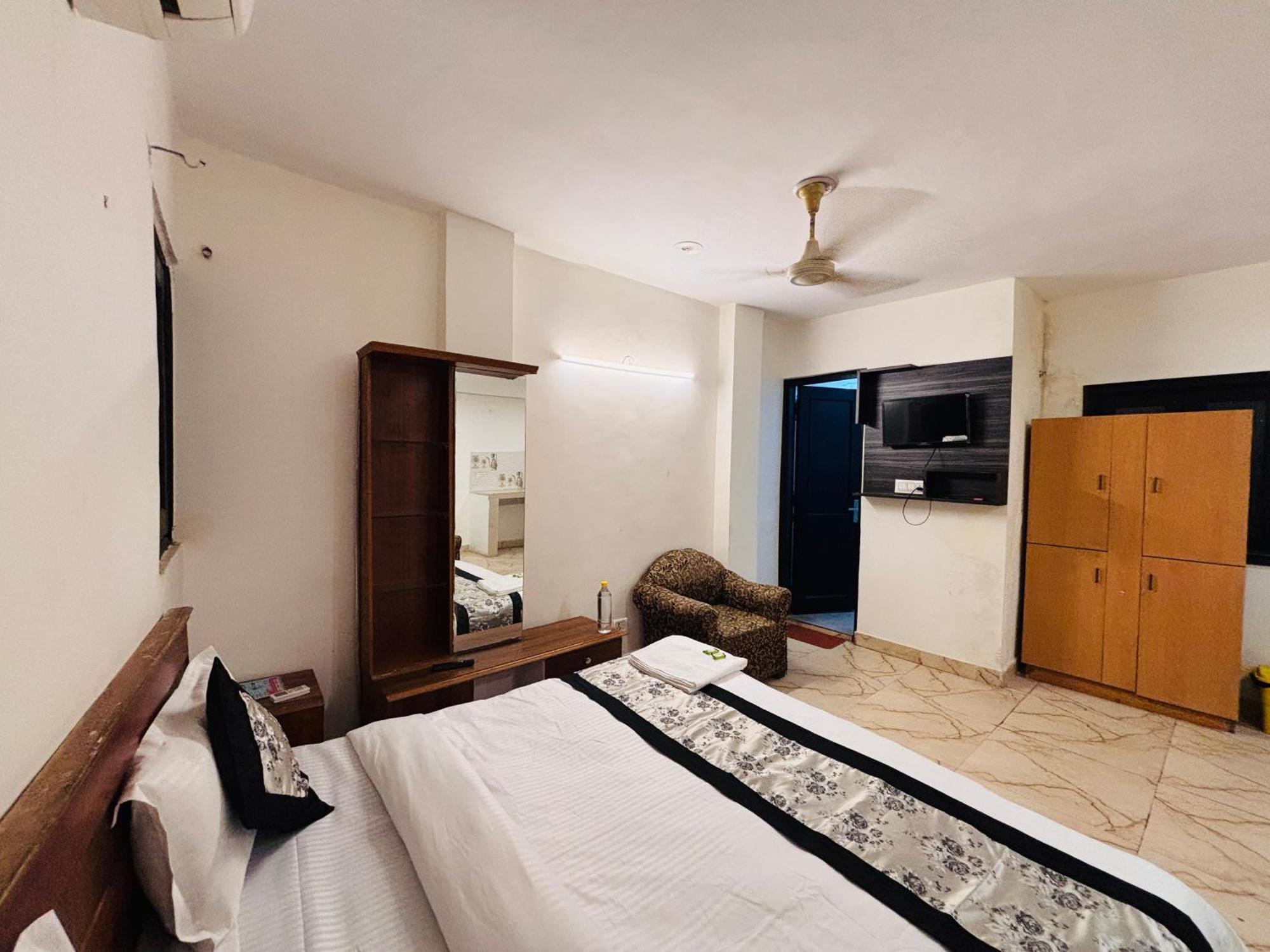 Hauz Khas Villa New Delhi Exterior foto