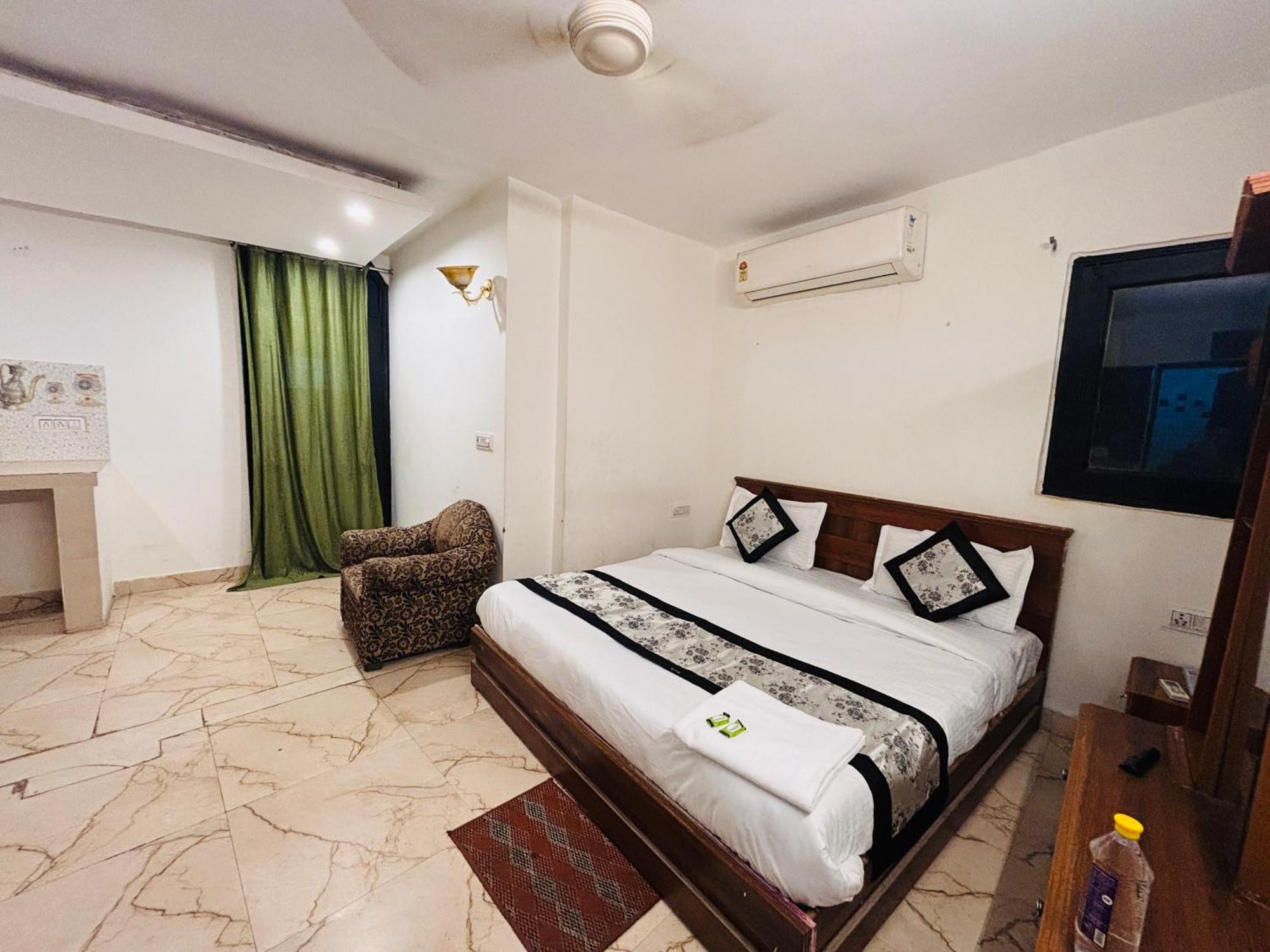 Hauz Khas Villa New Delhi Exterior foto